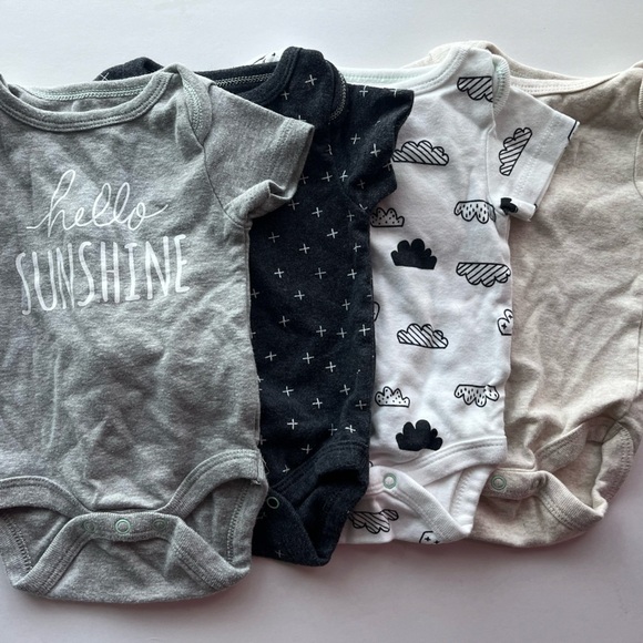 Cloud Island • Newborn Baby Onesie Bundle 4 Pack - Picture 2 of 5